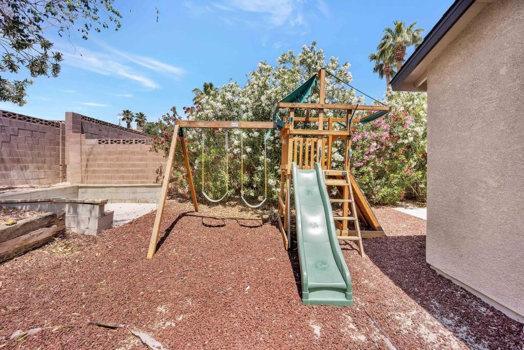 Centrally Located Spacious Vacation Hom 13 M Strip Las Vegas Exterior photo