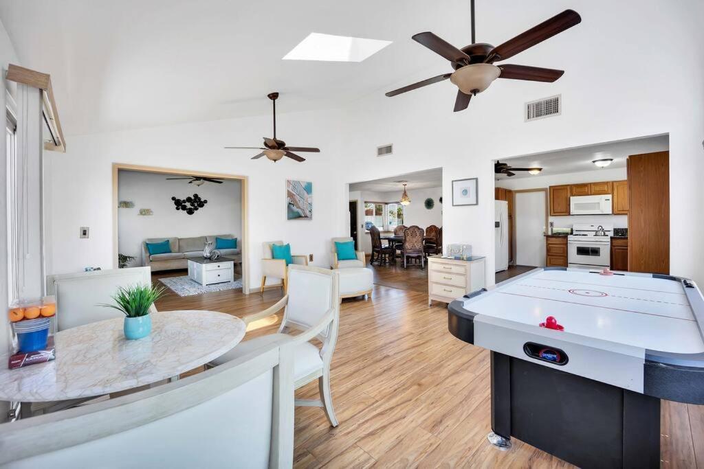 Centrally Located Spacious Vacation Hom 13 M Strip Las Vegas Exterior photo